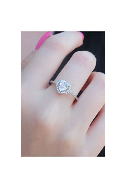 PAZAR DÜNYASI خاتم نسائي من النحاس بحجر الزركون فضي اللون على شكل قلب - ليسينيا