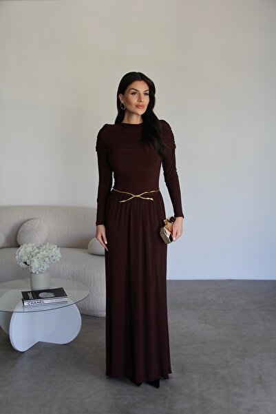 Julidress Μακρύ φόρεμα με κορδόνια με χρυσή μεταλλική ζώνη με γιακά σάλι Bitter Brown