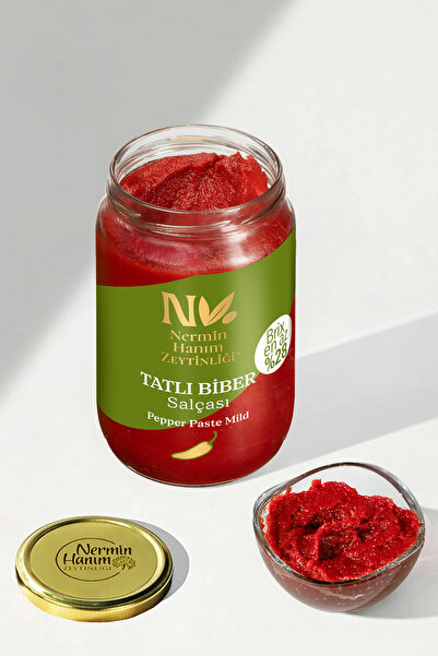 Nermin Hanım Zeytinliği Tatlı Biber Salçası (675gr)
