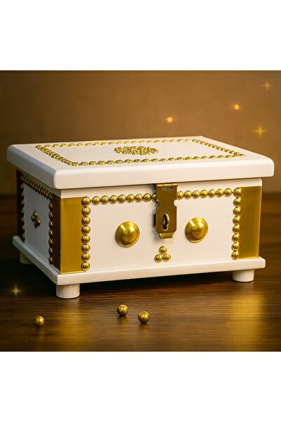 CCNSLVR Luxury handmade wooden box decorated with copper studs