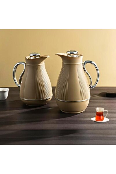 Generic A luxurious thermos set with a modern design that adds a touch of elegance to your hospitality