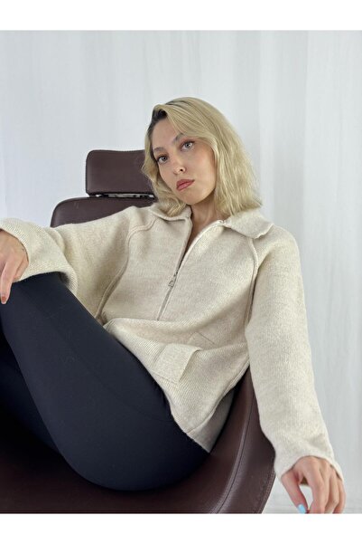 Retrobird سترة بياقة بولو بسحاب أمامي للنساء باللون الكريمي