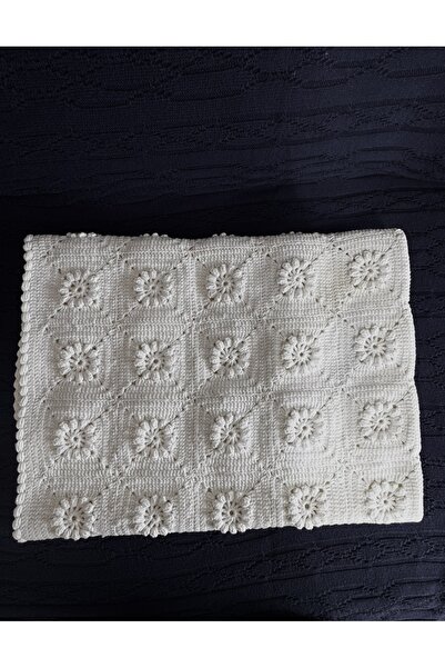 BY DİLEK ÇETİN ACCESSORY Cream Colored Hand-Knitted Baby Blanket