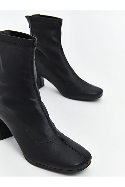 LC Waikiki Esvab Giyim'den Şık Tercihler | Deri Görünümlü Kadın Bot