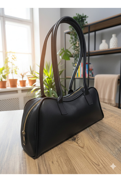 Store Siyah Deri Omuz Çantası