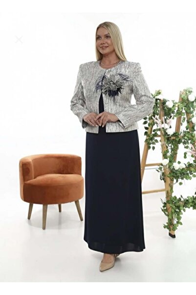 MİSS DİAMOND طقم ثلاثي مكون من سترة بتفاصيل زهرية وتنورة طويلة باللون الأزرق ...