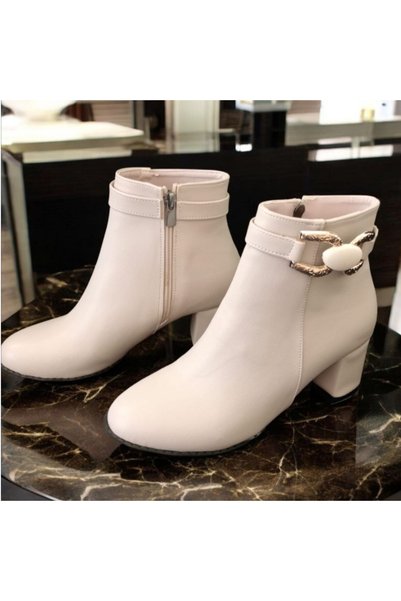 leon Boots with Elastic Sides