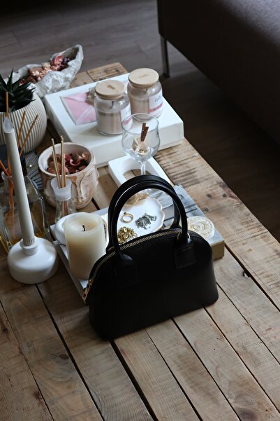 Moom Bag Women's Black Shoulder Bag with Adjustable Strap and Handle