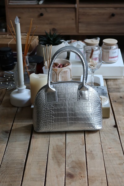 Moom Bag Kadın Gümüş Kroko Desenli Tutma Saplı Ayarlanabilir Askılı Omuz Çantası