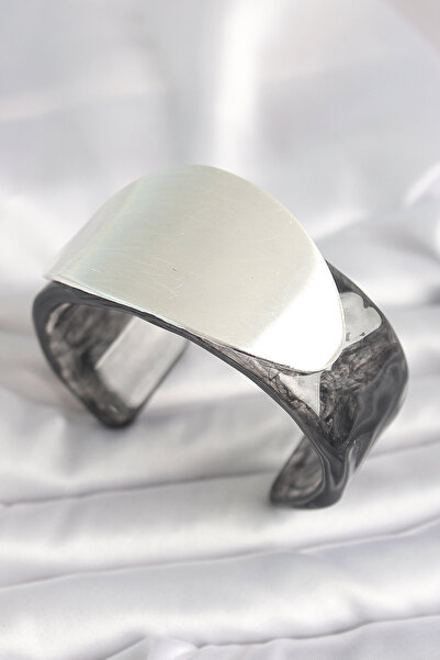 Skygo سوار نسائي عتيق بنمط رخام أسود من البلاستيك الأكريليك والفضة على شكل بي...