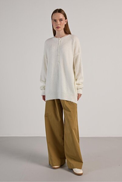 minaaise Women's ecru button detailed Oversized soft sweater 30031