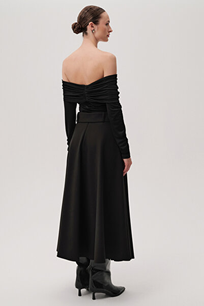 Exquise Kemer Detaylı Cepli Regular Kalıp Midi Siyah Etek