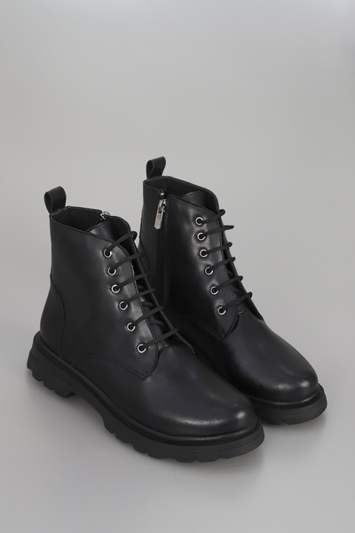 kajal ayakkabı حذاء مونا الكلاسيكي ذو الأربطة