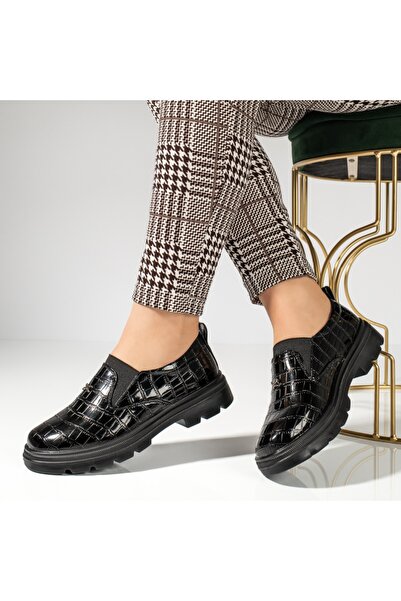 Modlet.ro Γυναικεία μαύρα γυαλιστερά casual παπούτσια με χοντρή σόλα MOD13098