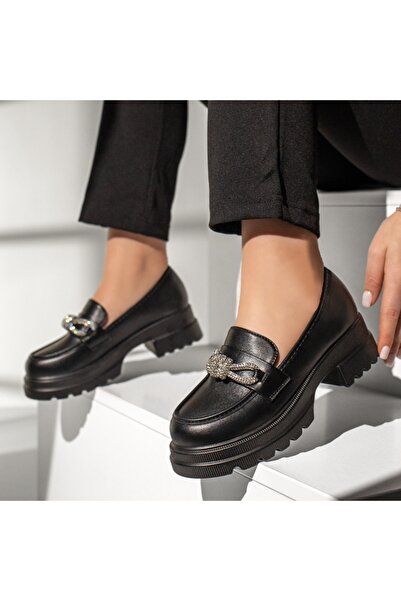 Modlet.ro Γυναικεία μαύρα casual παπούτσια με μεταλλικό αξεσουάρ MOD13211