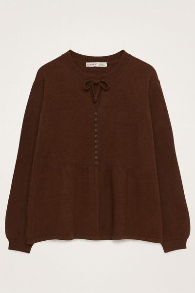 Mixray 6952 Γυναικείο πλεκτό πουλόβερ με λεπτομέρεια με κορδόνια και κουμπιά καφέ