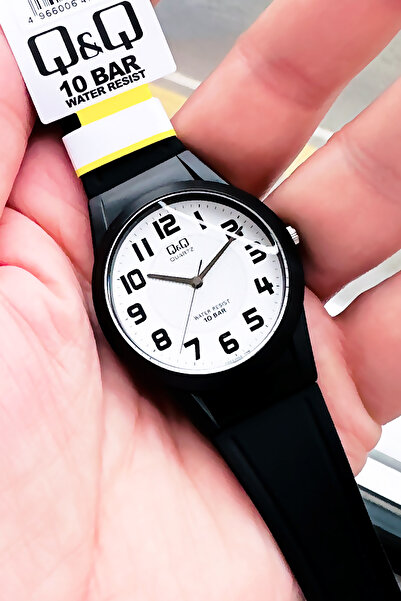 Q&Q Original Men's Wristwatch 10 Atm Water Resistant Black Color Silicone Band - Gift Bracelet Qqe2002C4