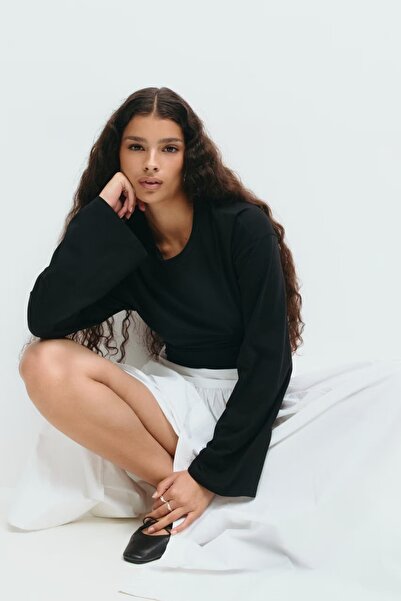 World Fashion Trends 9211 ΜΑΥΡΗ ΜΑΚΡΥΜΑΝΙΚΗ ΜΠΛΟΥΖΑ ΜΕ ΜΑΚΡΙΑ ΜΑΝΙΚΙΑ ΑΠΟ ΦΥΣΙΚΟ ΥΦΑΣΜΑ ΒΙΣΚΟΥΡΑΣ ΕΛΑΣΤΙΚΗ ΜΠΛΟΥΖΑ ΒΙΣΚΟΥΡΑΣ