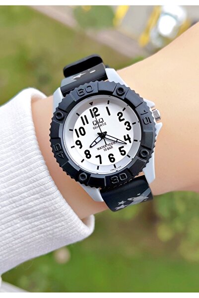 Q&Q Silicone Strap Waterproof Children's Wristwatch with 2 Years Machine Warranty