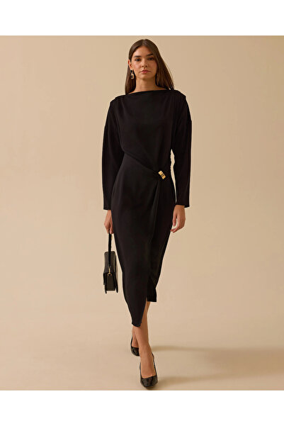SEÇİL Metal Buckle Midi Dress