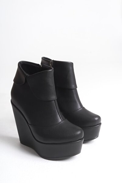 owwox club Eve ; Siyah Mat Deri Yaka Detaylı,12 cm Dolgu Topuklu Kadın Bot