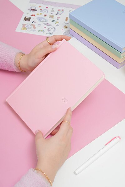 Matt Notebook Youna 2026 A5 Дневник 15x21 cm - 12 месеца - Вертикален дизайн – Розов