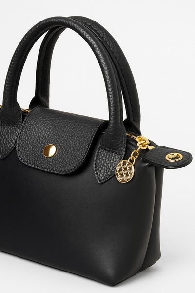 Aura Collection Online حقيبة يد وحقيبة كروس من الجلد الصناعي باللون الأسود من فيرا