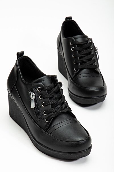 Dilimler Ayakkabı Дамски обувки с подплатени токове, черни, от синтетична кож...