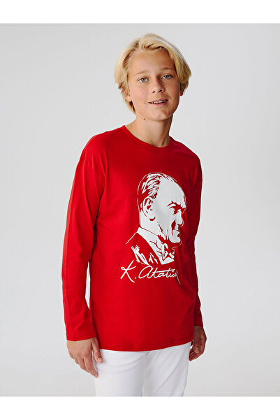 LC Waikiki Αγορικό μπλουζάκι με κόκκινο λαιμόκοψη με στάμπα Ataturk