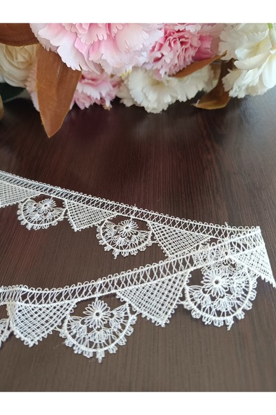 Misue Handmade Guipure French Lace, Needlework Look Guipure Lace Accessory, Cream Ribbon Embroidery Trim (1 Meter)