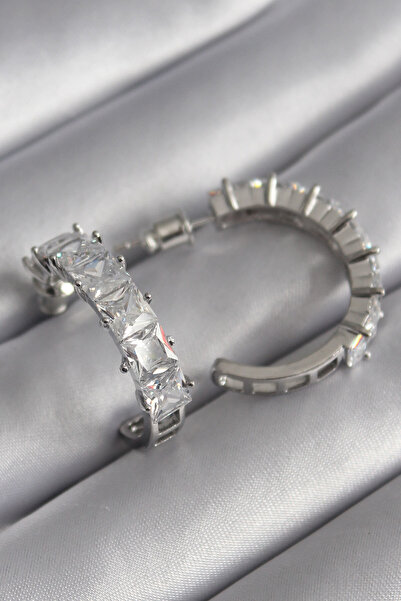 Skygo أقراط نحاسية فضية اللون مرصعة بحجر الزركون للنساء - TJ-BKP8610