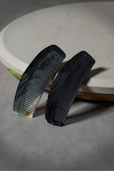 Sarego مشط من العظام الطبيعية مصنوع يدويًا، متين وخفيف الوزن ومضاد للكهرباء ا...