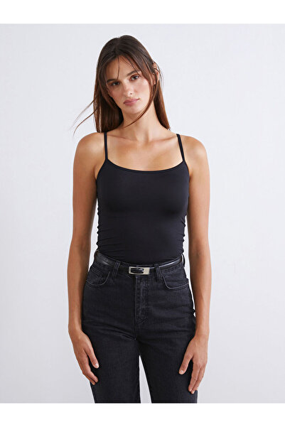 LC Waikiki Kare Yaka Askılı Kadın Atlet