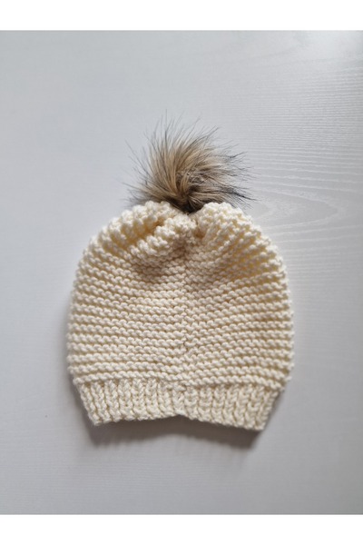 Hobi Kafe Hand Knitted White Adult Women's Beanie