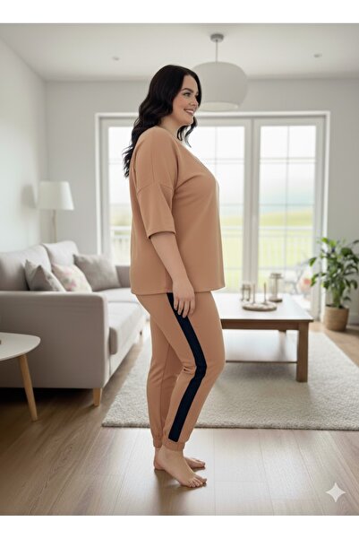 sleeproom Women's Plus Size Beige Tracksuit Set