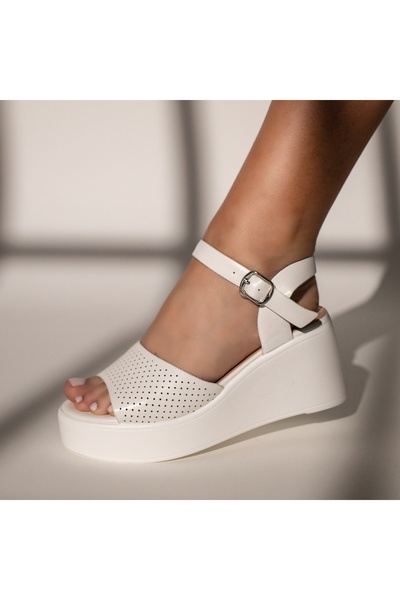 BMoD Sandale albe cu platformă și perforații pentru femei MOD11601