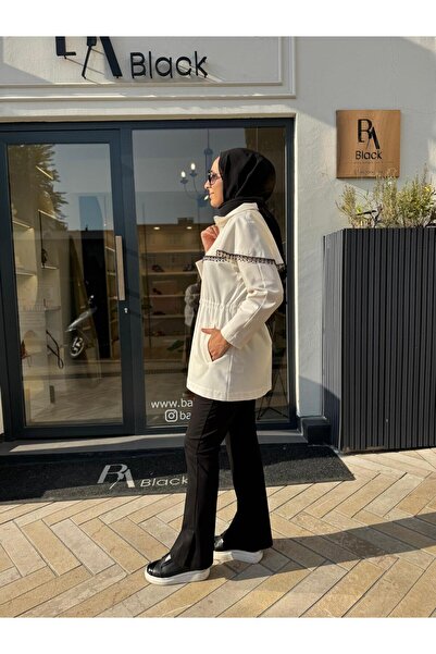 Venöve 26FWCEK0002 طقم نسائي مطرز بالخرز من كارا، لون إكرو