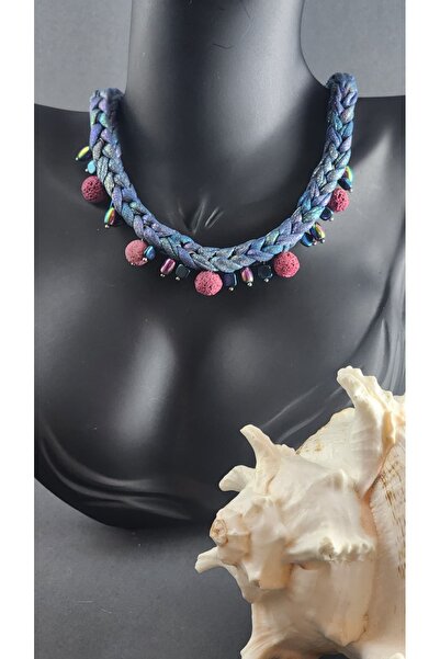 birtarz قلادة محبوكة بتصميم فريد مع تفاصيل من حجر اللافا والأحمر الحديدي