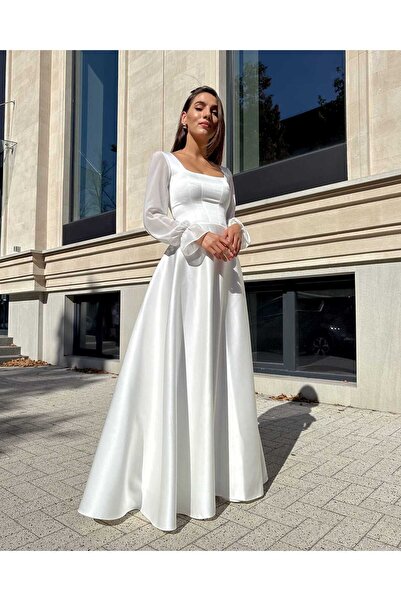 LARIETTE Long A-line wedding dress with adjustable corset and long voile sleeves