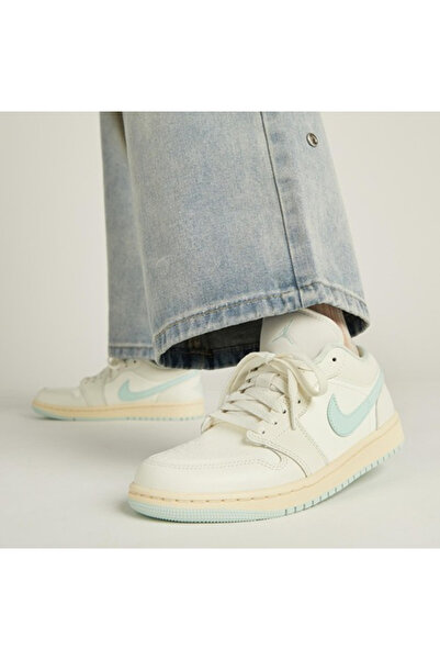 Nike Air jordan 1 low now available unisex sports shoes (sporti̇ks)