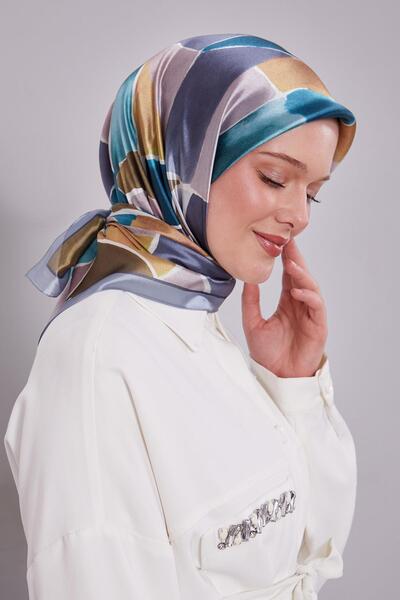 Levidor A.Blue Geometric Pattern Crystal Scarf