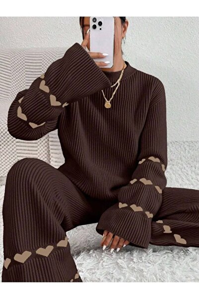 hiraz fashion طقم تريكو نسائي بتفاصيل قلب بني اللون