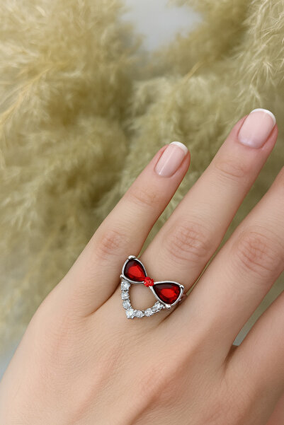 Herşey Nota خاتم حجر بتصميم قلب مع فيونكة حمراء - رمز للحب والأناقة والإشراق