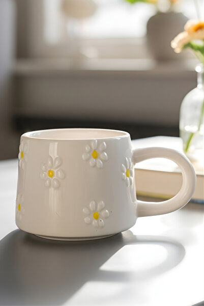 Hopce Mira Handmade Daisy Patterned Ceramic Coffee and Tea Mug |   180 ml