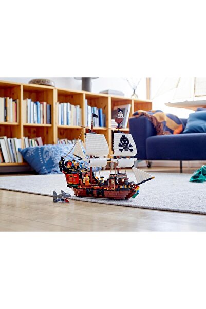 Other LEGO CREATOR 3in1 31109 PIRATE SHIP BOAT