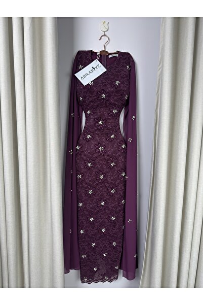 ABRARYZ فستان دانتيل باكمام طويله