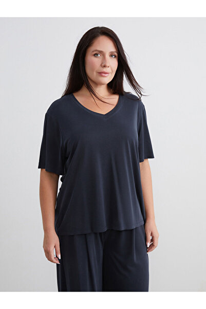 LC Waikiki Γυναικείο μπλουζάκι Soulife Μαύρο Plus Size με λαιμόκοψη σε σχήμα ...