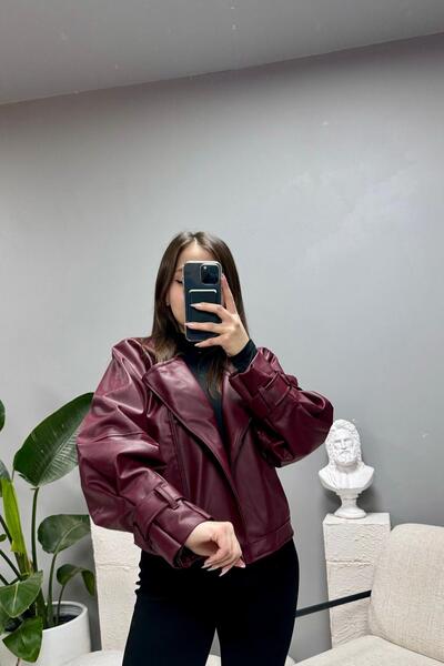 Jaglion Velisse Жіноча чорна шкіряна куртка з балонними рукавами