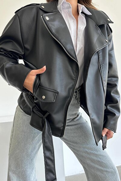 Jaglion Elvera Жіноча шкіряна куртка з поясом чорного кольору