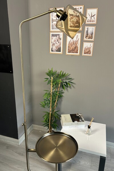 Bamyum Lille Bal Rengi Cam Eskitme Gövde Lambader Düz Tepsili Modern Metal Zemin Lambası